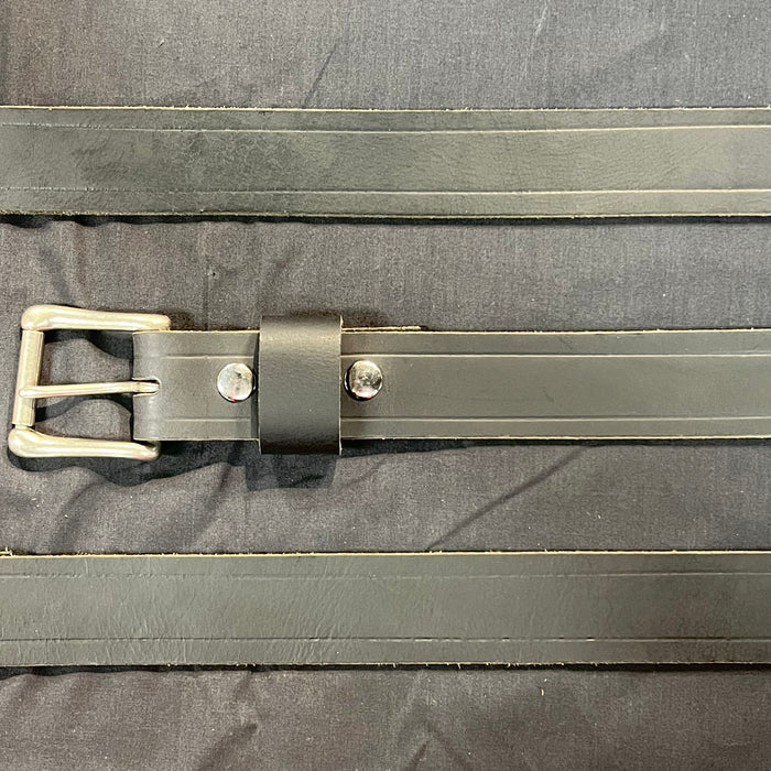 Belt XL Harness Plain Leather: Complete your outfit with this rustic leather snap belt with tarnished brass buckle or stainle