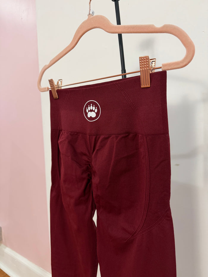 Medium / New! Maroon