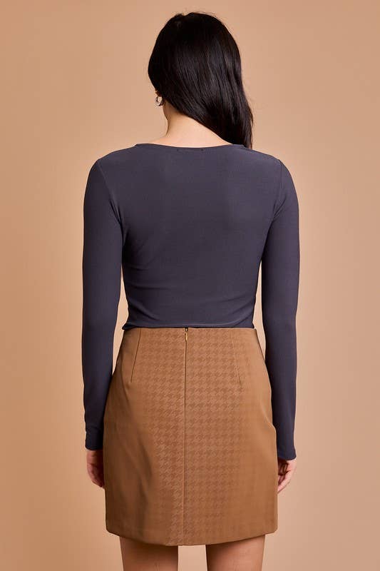 Front Twist Cut Out Detail Long Sleeve Bodysuit