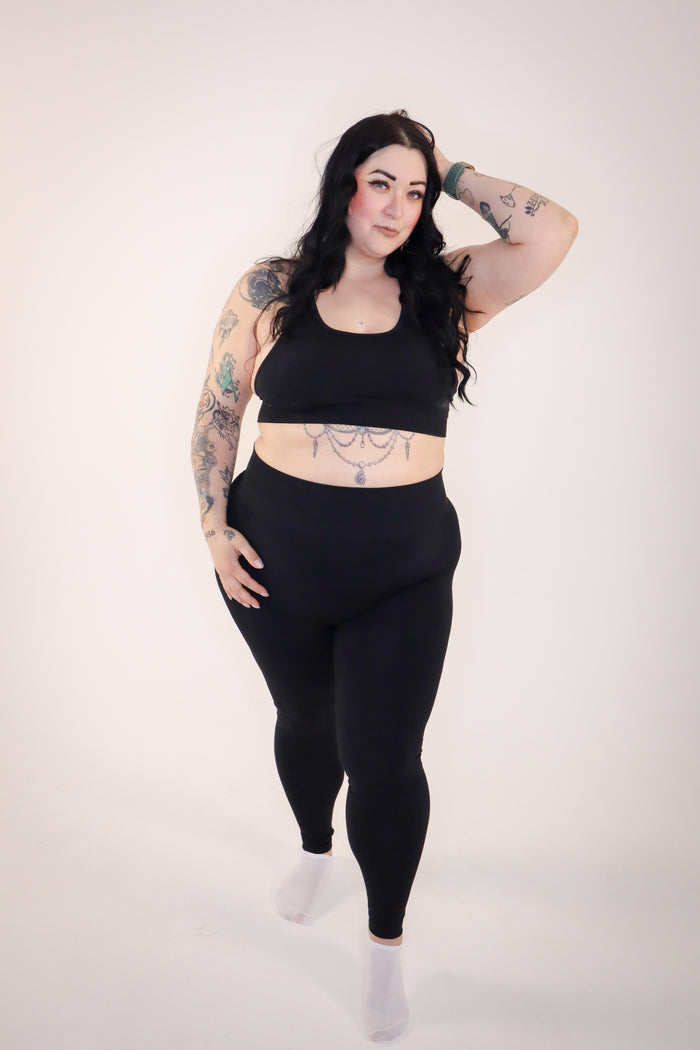 Medium / Black