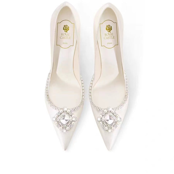 satin pointed pumps with crystal embellishment – AURORAZIA