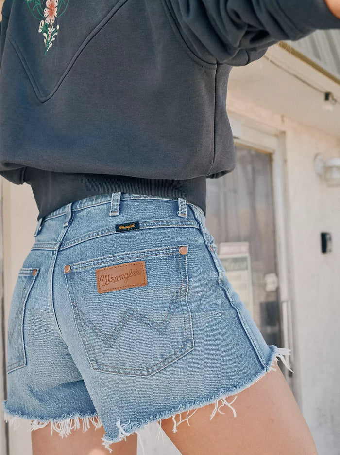 Wrangler Cowboy Short High Rise in Riyah